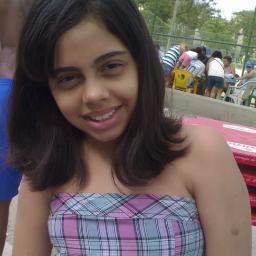 Eu adoro zoar,brincar,cantar e dançar