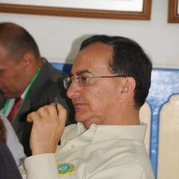 Ambientalista. Promotor  de la sociedad civil y del Paisaje Cultural  Cafetero. Productor de flores y follajes tropicales con agricultura limpia.