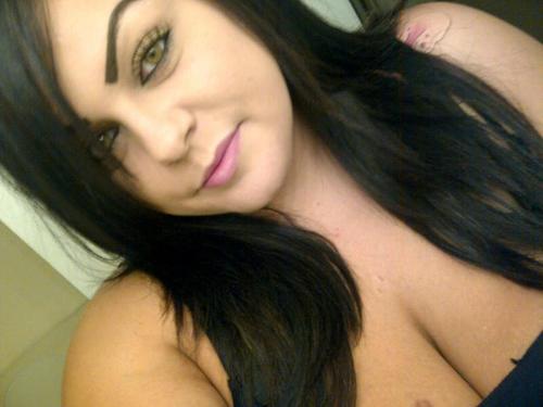 itsJeNN_BITCH's profile picture. I'm determined to slap a midgets ass!