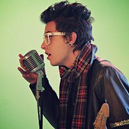 Um fã clube dedicado totalmente ao baixista e vocalista da @rockrestart: @pelanzarestart !   Believe in your dreams  ∞