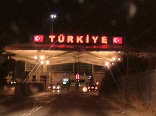 7Yaşında varlığım TÜRK varlığına armağan olsun diye ant içen her TÜRKÜN TÜRKİYE TÜRKLERİNDİR deme hakkı var. NE MUTLU TÜRKÜM DİYENE!!
