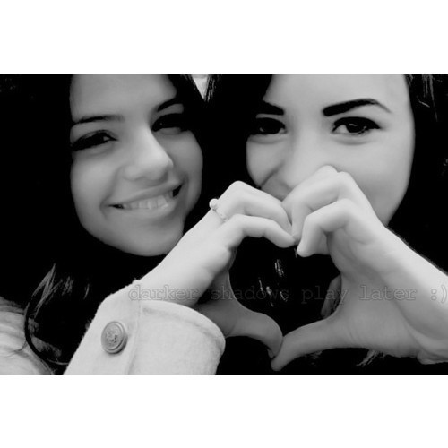 Minha vida é resumida em @selenagomez eu penso nela todo o dia..mais ela não pensa em mim... #tristeza #teamo
