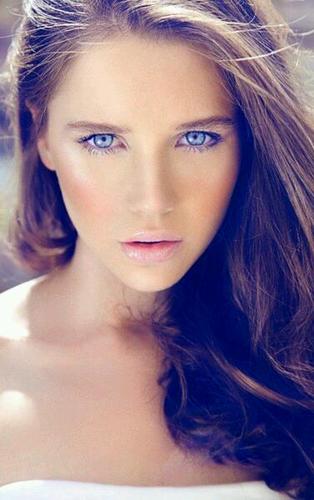 team #BrownHairDontCare #BlueEyesDontLie