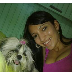 Gaúcha, gremista, ariana, apaixonada pela família e mamãe da Lola, uma cachorrinha muito esperta...