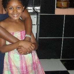 ´´As  criticas   não  me abalam os elogios não me  iludem  sou o que sou não o que dizem´´
