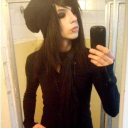 17. Names Cyrus and I'm Blind. So whats up? 18+