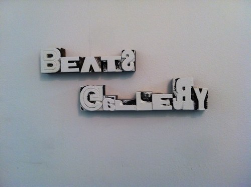 BeatsBootleg's profile picture. 大阪・南船場の写真自主ギャラリー、BEATS GALLERY（ビーツ・ギャラリー）の非公式オフィシャル海賊盤（ブートレグ）ツイッターです。情報のリツイート大歓迎！