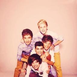 Hi, i'm Angie, cool story bro, lalalalalalong, mi life is written by my eyes D I R E C T I O N E R   ∞ Singer,   Colombia :)  end.