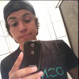 10 anos de amizade véi; Conta sempre comigo *-*' Eu teamo bugre; poor: @KaarolDeelanora //  http://t.co/UTcbYl1ITd
