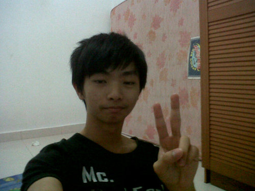 5c4mM3rd1tz's profile picture. Just click follow me, then I'll follow you back without u mention it.. That's the simple of me.. =D