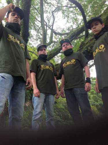 Cuenta oficial de E.K.O (Ejército Kontra la Opresión) agrupación conformada por Kafka, Shakal, Zurdo y Koresh. Rap conciencia.
↓Mira nuestro vídeo ↓