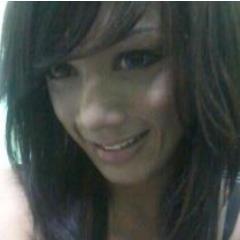 I am just a simple girl who work hard for earn a respectful life.