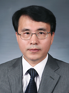 o 자신의 약함을 알며 주안에서 강해지기를 소원합니다.
o 학교는 아주대학교 전자공학, 백석대대학원에서 신학박사(Ph.D)학위 취득
O 취미는 등산,바둑 등이 있습니다.
O 비전은 치유와 회복을 이루는 데 디딤돌이 되는 것입니다.