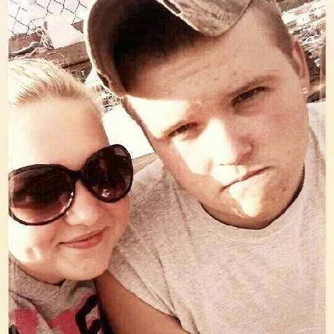 Samantha Burton. Engaged to Chad Boram 1*11*09. Aunt to Tyler James & Aiden Richard. Follow me. (: