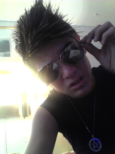 rebel life (x R.E.B.E.L capishe n.n big bad nazty boyz (: