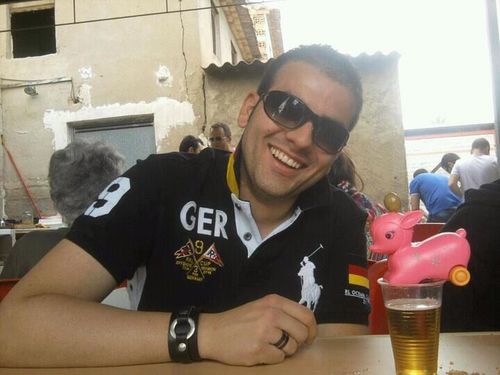 cayetanotanin's profile picture. 