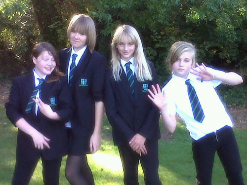 13 gr8 friends and family xxxx