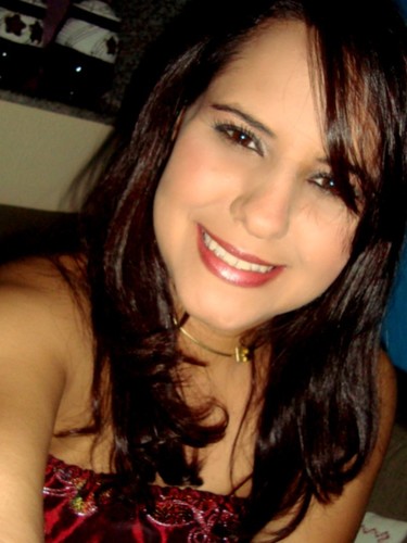 Estudante de odontologia,cinéfila,adoro músicas,séries e livros.Aventureira, determinada,danada,namoradeira e feliz!