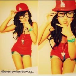 hoi, jij ook hier? nu je toch hier bent, volg ons voor de leukste swag tweets ! ♡.