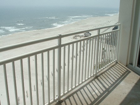 AVCONRailing's profile picture. Manufacturer of Powder Coated Aluminum and Maintenance-Free Thermoplastic Railing Systems. #Construction #Design