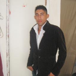 Soy un chico muy abierto de mente, un gran soñador e ilusionado con el futuro, me encanta tomar y dicen que soy algo bueno,