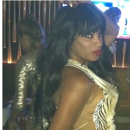 CELEBRITY HAIRSTYLIST, uh huh I makes that HAIR BOUNCE! Check out my NEW HAIRLINE 100% VIRGIN HAIR http://t.co/qAzx185I