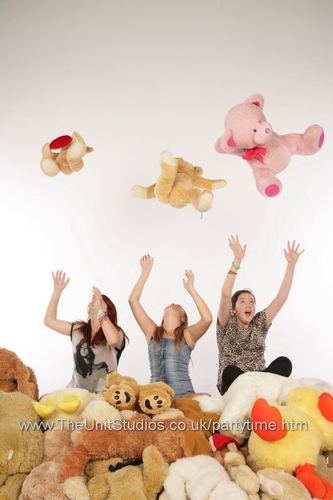 chloelaura2's profile picture. im chloee im just meee if u dont like it well piss off