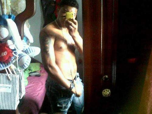 Soy alegre un poko romantiko y muy divertido busco chicas para divertirnos