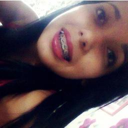 (: Viver um diα de cαdα vez
Sentir sαudαde e não ter medo de chorαr [...]'³.
Essa ér mt mt mt fofaa *----------* @issamariia_