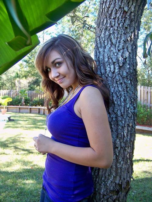 raechellll's profile picture. I'm happy :)