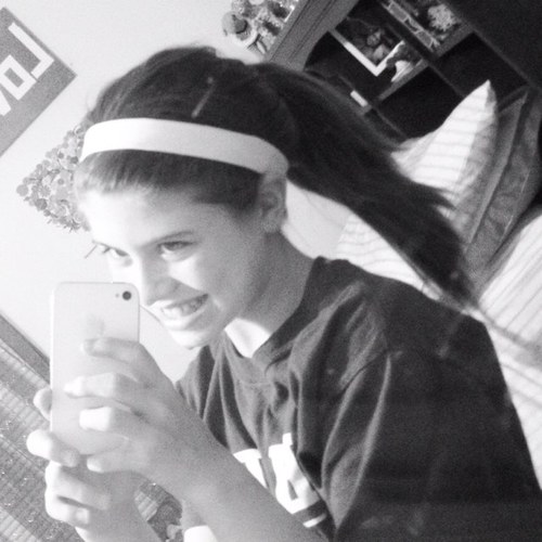 Im Abby.. I like to draw and take pictures.