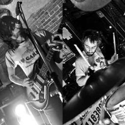 Stoner grunge dude.  Fuck Twitter and Fuck you. Google us assholes.