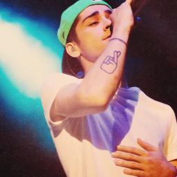 hey there! this tw account was created for those people that have dreams and need support:) #directioner.15.girl.DontGiveUp•