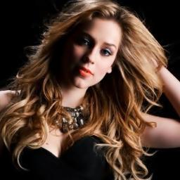 '' Pessoas mais especiais da minha vida @sophiaabrahao e @MicaelBorges_ ''Des 2 de Novembro de 2011''