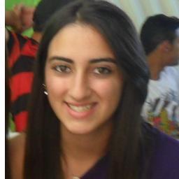 Uma Menina Apaixonada pela vida, aproveito o quanto eu puder porque se deixar que os outro vivam por mim sera tarde demais :D
