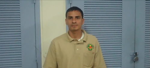 Mi nombre es Anibal Santana Merced y cumplo una sentencia de 51 años.  Si quieres conocer la realidad de la carcel, sigueme para que no me sigas