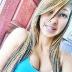 Humm ... Sou uma gamer caseira , alegre e estrovertida acima de Tudoo *~*