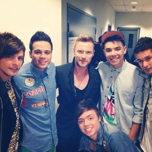 My life is 5 boys 
Julluan
Trent
Jayden
Zach
And william 3
Other words
The collective 3