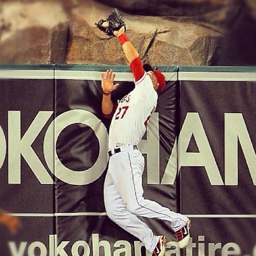 Youngest player in the 30/40 club. I like to rob home runs in my free time. Parody/Role Playing Account NOT @Trouty20