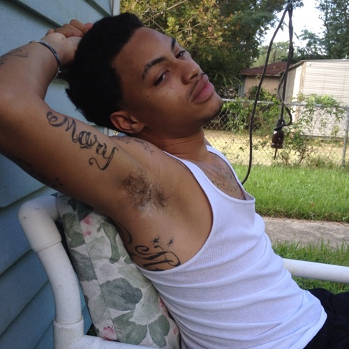 just that light skin nigga, tryna manage life and shit