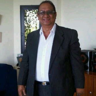 Pediatra-Puericultor,Cardiólogo Pediatra,Comunicador Social,Esp. Salud Publica,Presidente Corfene,Coordinador 103.9 FM La Corsaria del Caribe
