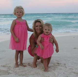 Ukmccoy's profile picture. Married Mum of 3 - 22 yr old student and basketball player, 9yr old model and a 5 yr old feistypants! ...flying the skies for United Airlines.