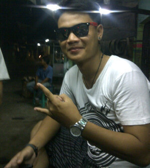 mhetzsevenfold's profile picture. 