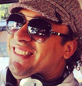 dj gospel, servo de Deus.
Twitter atualizado por Bob  e por sua assessoria.