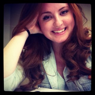I am a 22 yearold fashion enthusiast, who loves to travel! I get my inspiration from people, photos, magazines, and ofcourse...Europe!