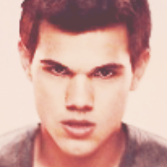 GlamrousAlpha's profile picture. #Single & #Looking