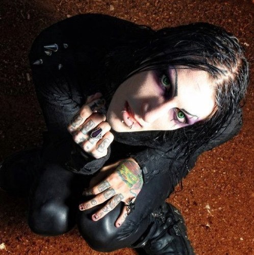 Hi I'm completely insane i live for music Love  bvb fir mcr etf aa miw  mayday parade ptv  follow me follow back my old account @Nat_Demon
