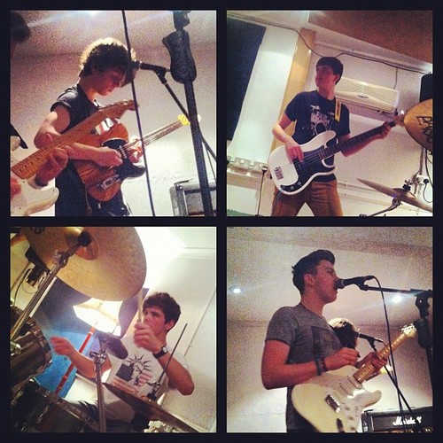 Brighton Based Band.
http://t.co/Es0JKiNzqu
http://t.co/QpI08GOpcK