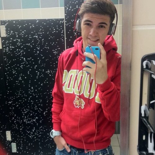 _b00bie_l0veer_'s profile picture. #Lakers ✌ #UCLA [:  Blue is the color✌ #Single #KeepingUpWithTheKardashians \ Hell yeah ;)