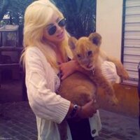 Reina ބ (@k1ngs4ndqu33ns) 's Twitter Profile
